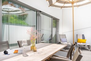 Deluxe Apartment, 2 Bedrooms, Garden View | Terrace/patio - Bodensee Apartment Fischbach (Friedrichshafen)