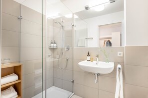 Bathroom sink - Bodensee Apartment Fischbach (Friedrichshafen)