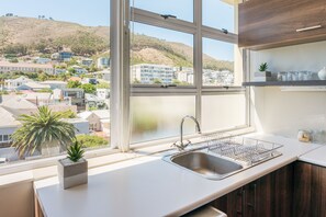 Studio Suite Premier, quang cảnh núi | Bếp riêng | Tủ lạnh, lò vi sóng, dụng cụ pha cà phê/trà, ấm điện 