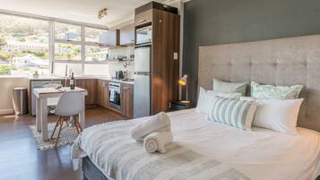 Studio Suite Premier, quang cảnh núi | Bộ đồ giường cao cấp, bàn, bàn ủi/dụng cụ ủi quần áo