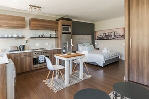 Living area - Montclaire Suite 2 (Cape Town)