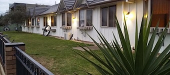 Tudor House Motel