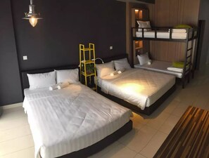 Desk, free WiFi - PODZzz Suites at Aeropod - K2-07-10B (Kota Kinabalu)