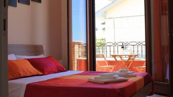 Kamar Double (Pecorino) | Meja kerja, Wi-Fi gratis, dan seprai linen