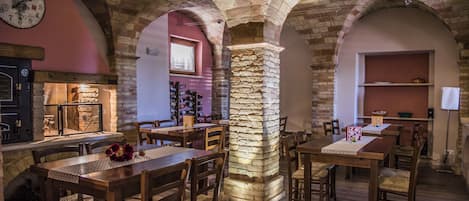 Free daily cooked-to-order breakfast