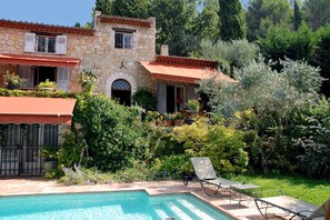 Front of property - Chambres D Ha Tes Il Monticello (Grasse)