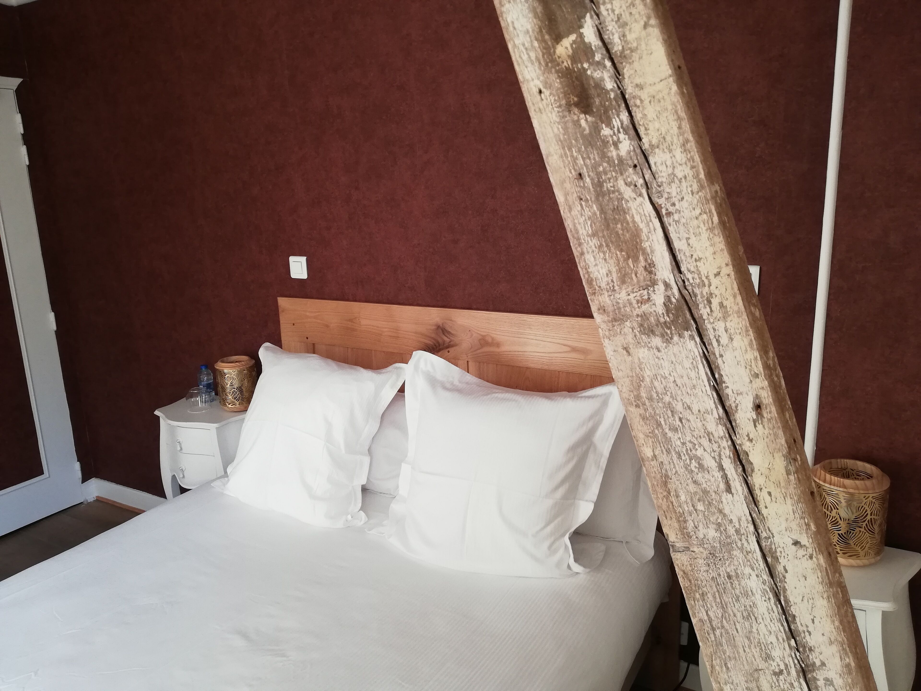 comfort room | blackout curtains, free cots/infant beds, rollaway beds, free wifi