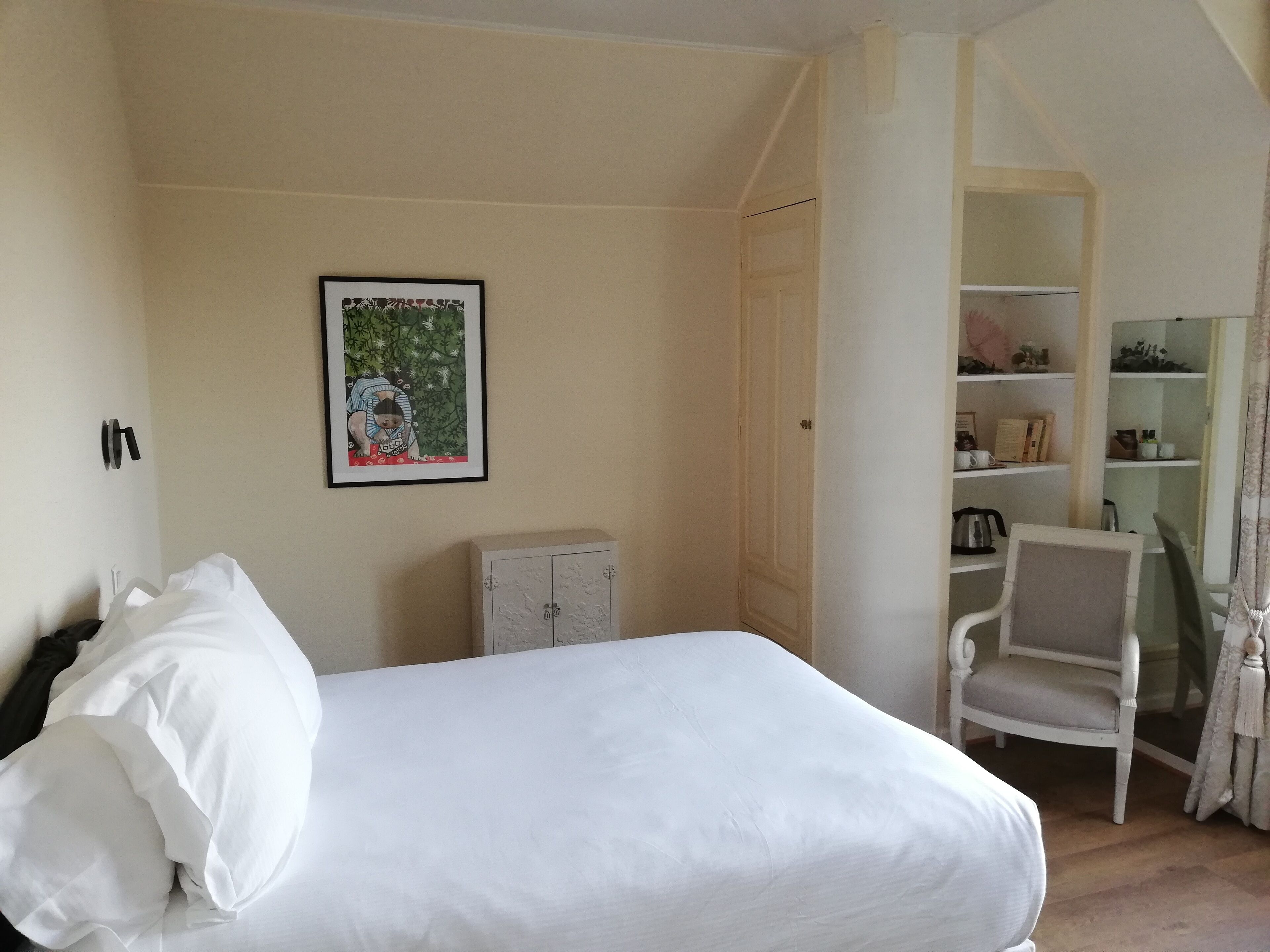 comfort room | blackout curtains, free cots/infant beds, rollaway beds, free wifi