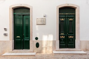 Property entrance - Heaven Inn Évora - Hostel (Évora)