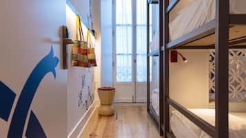 Dormitorio compartido (One Bed Female Dorm Room of 6 peop) | Caja de seguridad en la habitación y insonorización