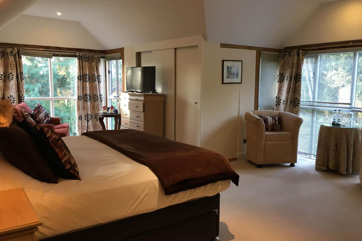 standard double room, ensuite, garden view (sycamore) | premium bedding, individually decorated, desk, soundproofing