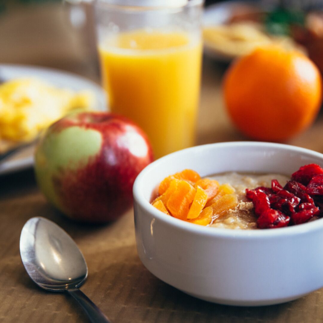 daily full breakfast (gbp 16.95 per person)