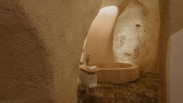 Suite, Ensuite, City View (La Cava) | Bathroom | Towels
