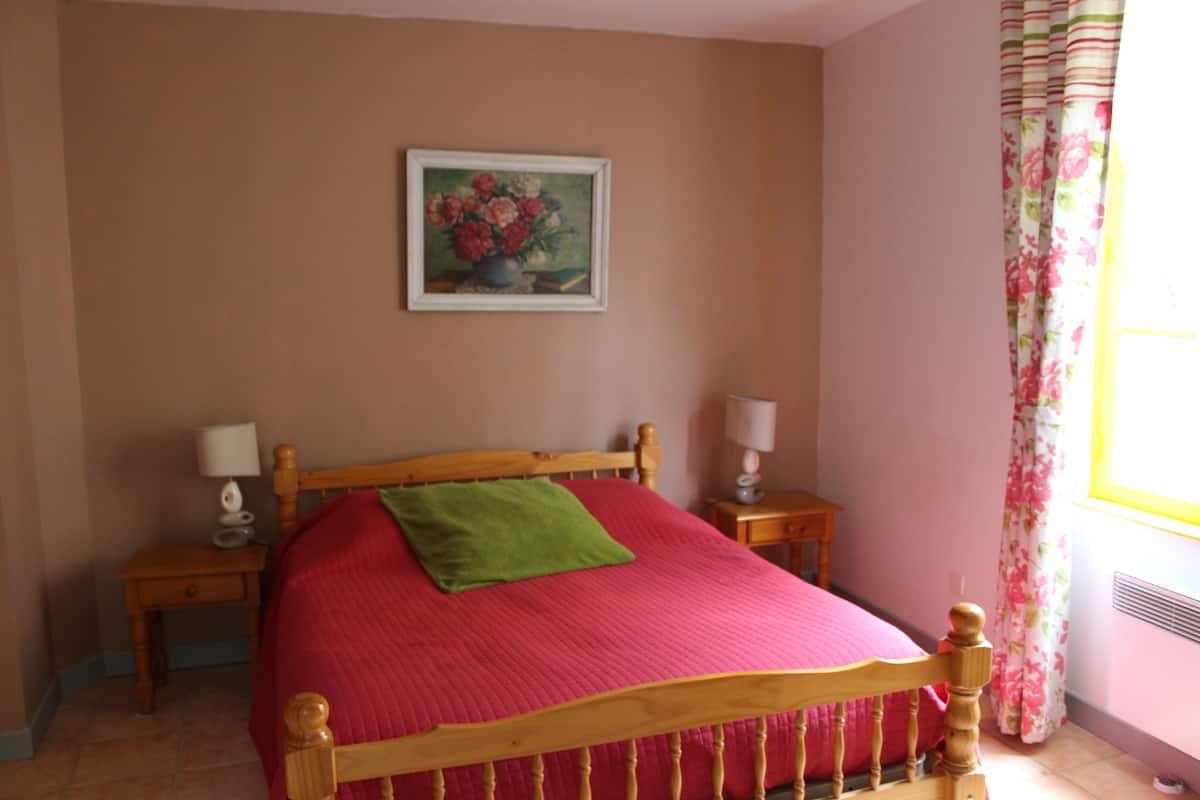 Cottage, 2 slaapkamers (Le Regisseur) | Individueel gedecoreerd, beddengoed