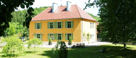 Façana frontal de l'allotjament