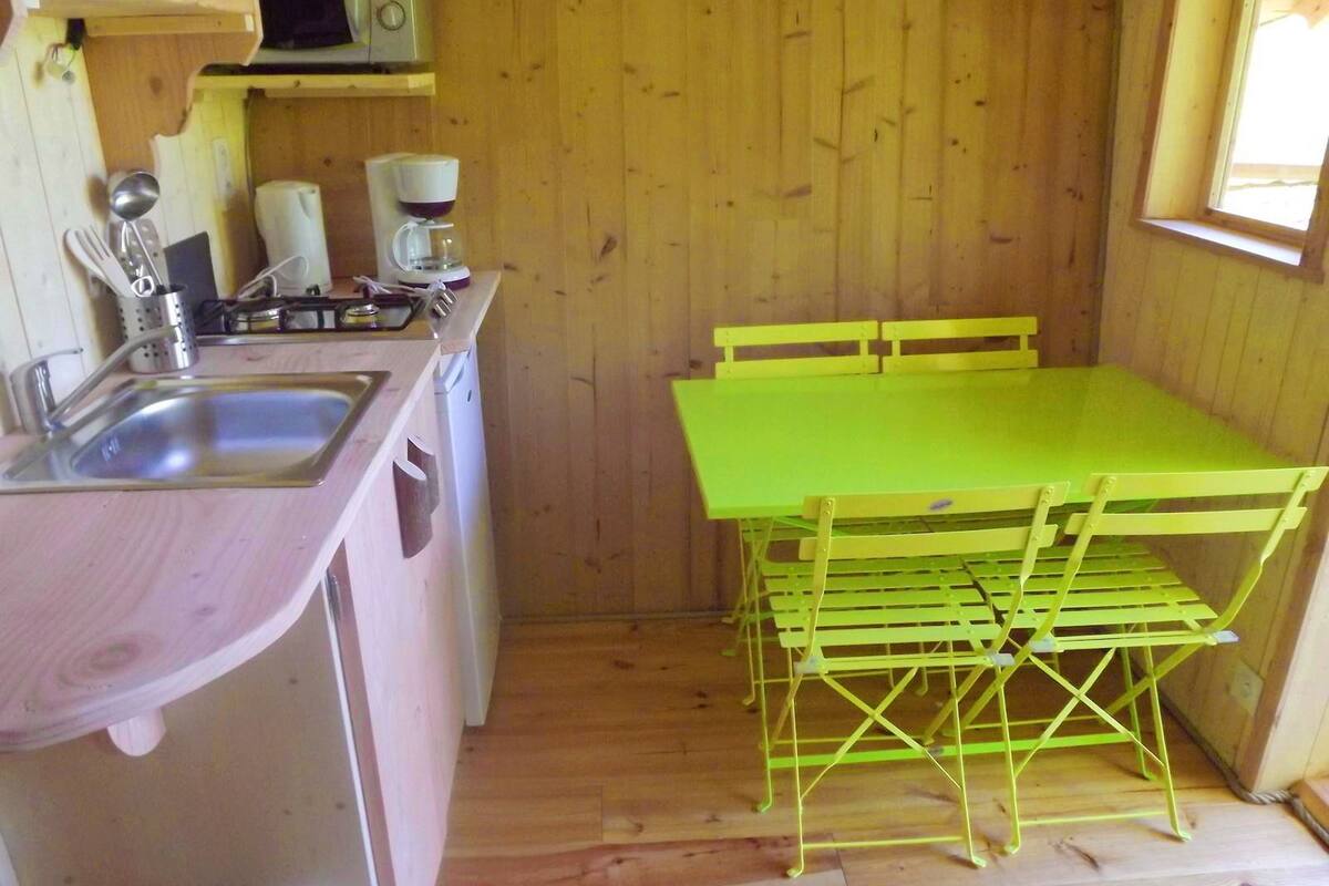 Cabin (Alésia) | Living area | Flat-screen TV