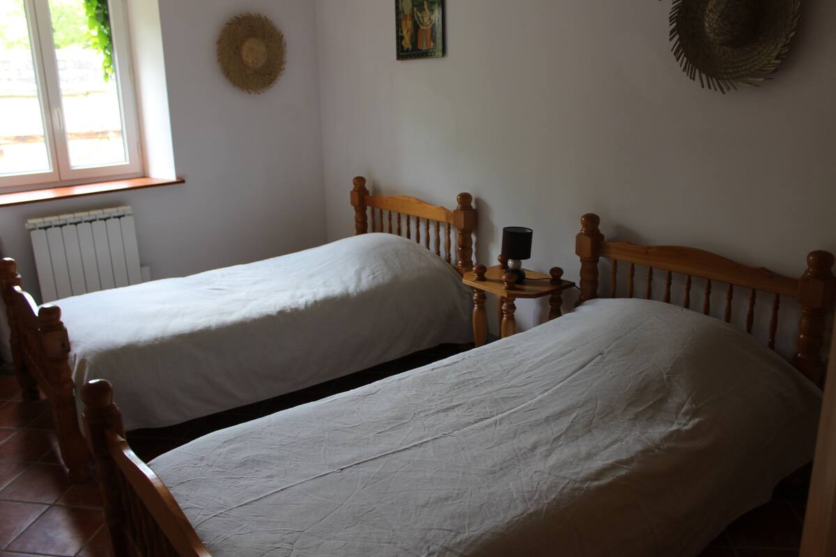 Cottage, 3 Bedrooms (Le Martinet RDC) | Individually decorated, bed sheets