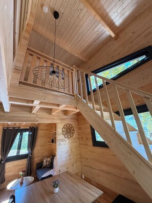 Panoramic Chalet | Living area | 50-cm TV with digital channels - Cabanes et Lodges du Belvedere (Serrières-sur-Ain)