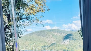 La Fustiere | Hiên