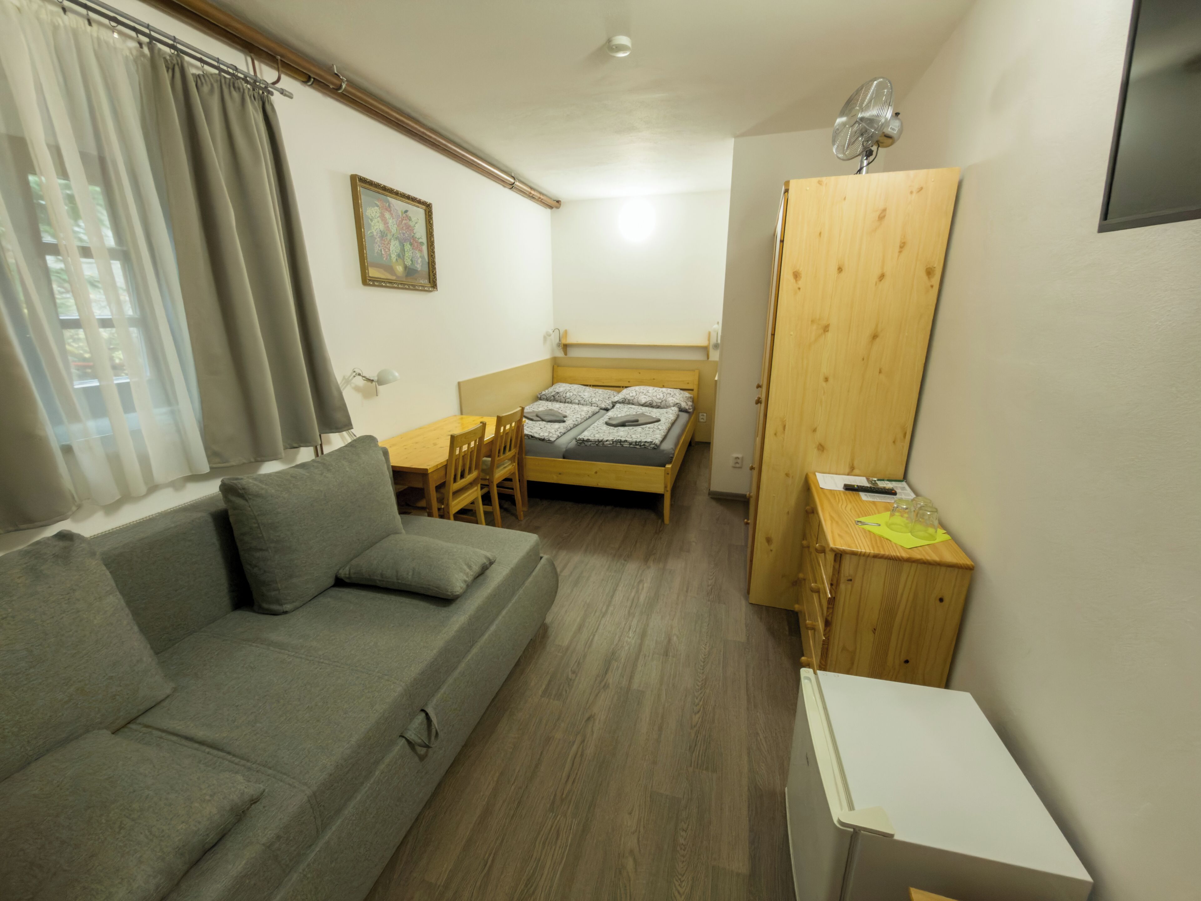 Basic Triple Room | Desk, blackout drapes, free WiFi, bed sheets