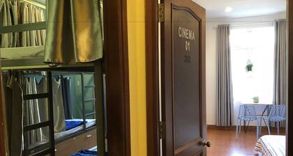 Coffee Shop & Hostel Co Hai