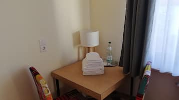 Economy-Doppelzimmer, eigenes Bad | Zimmerausstattung