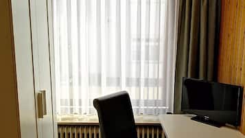 Single Room, Ensuite | Room amenity