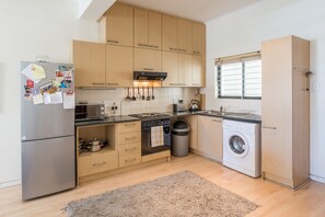 Deluxe-Apartment, 2 Schlafzimmer | Eigene Küche | Kühlschrank, Mikrowelle, Ofen, Wasserkocher mit Kaffee-/Teezubehör