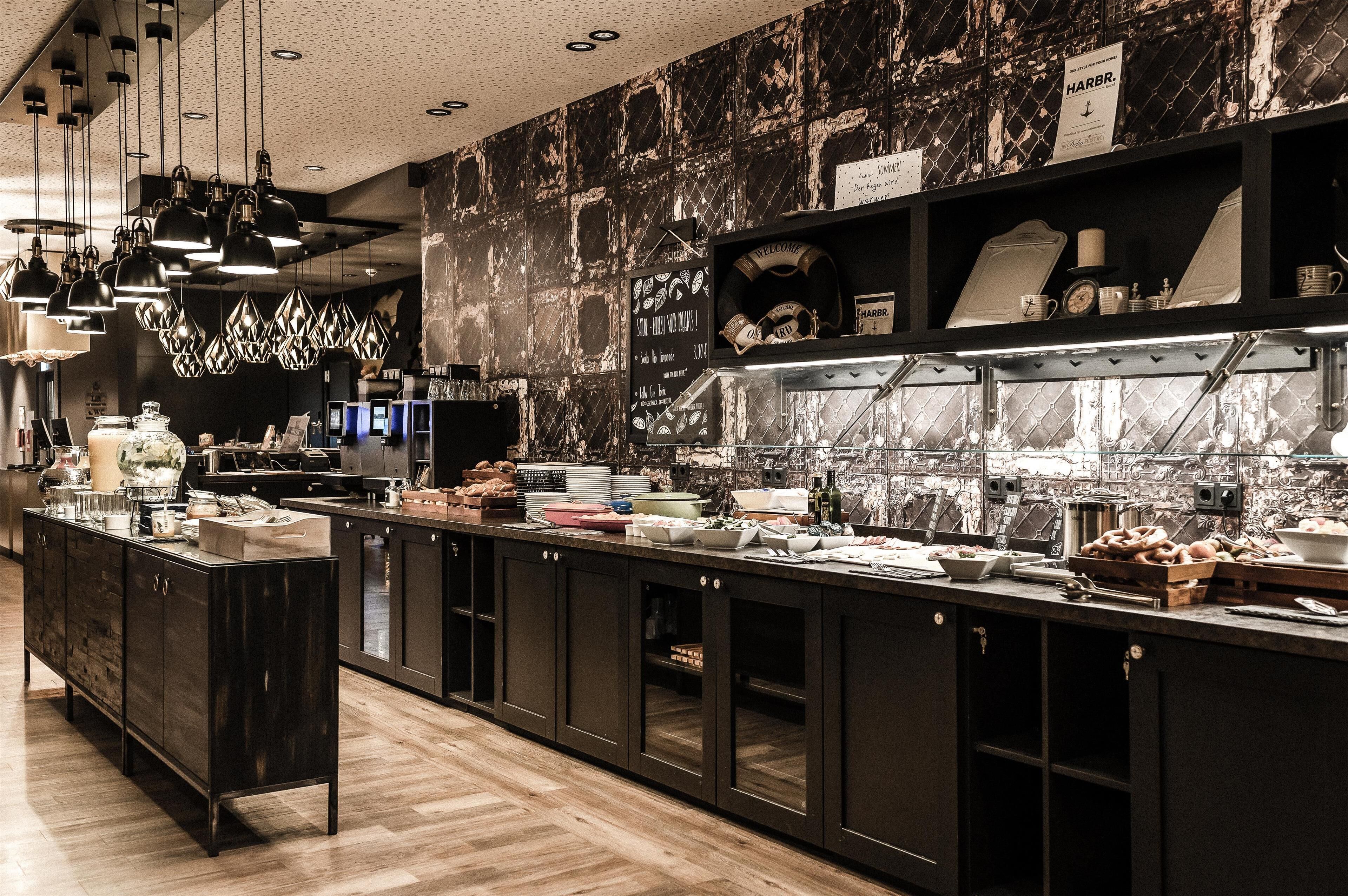 Päivittäinen buffetaamiainen (19.90 EUR per henkilö)