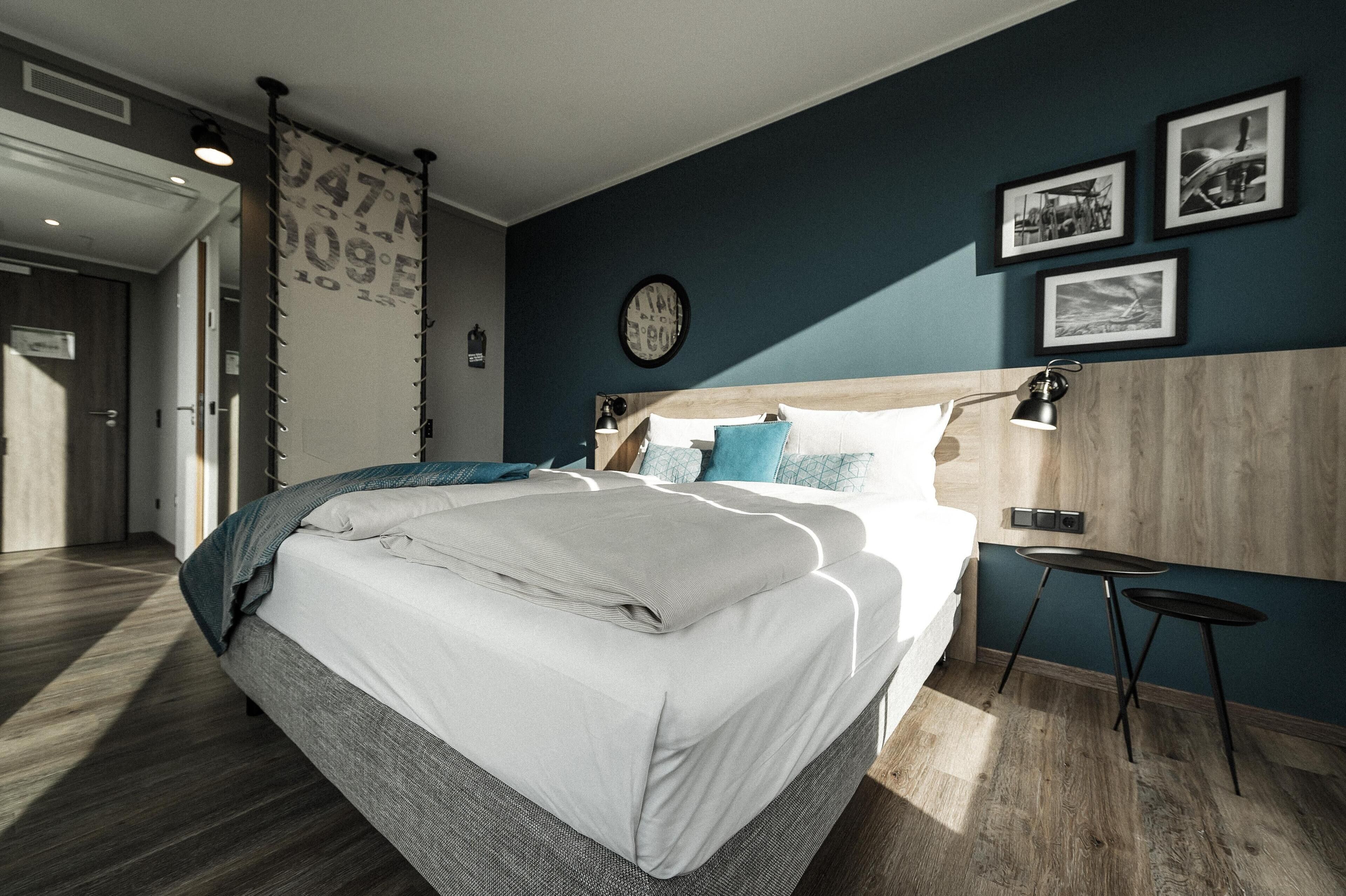 Luxe beddengoed, een kluis op de kamer, een bureau