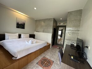 Standard Double Room | Desk, laptop workspace, blackout drapes, free WiFi - Baanmafeung (Kanchanaburi)