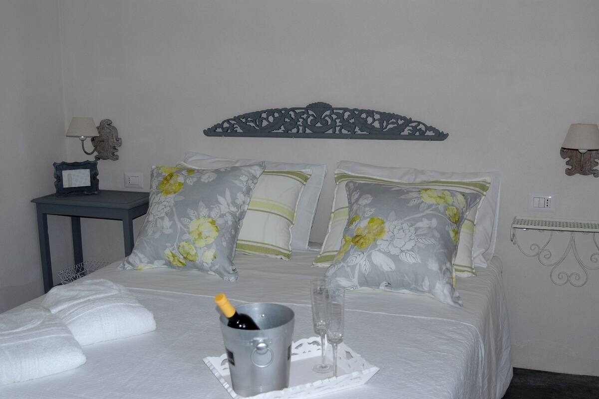 Design Double or Twin Room, Non Smoking | Premium bedding, memory-foam beds, minibar, in-room safe