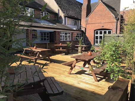 Sun deck. The Kings Arms Hotel