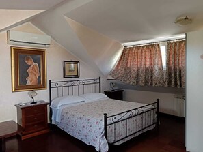 Junior Suite | Desk, free WiFi, bed sheets - Domus Gratiae (Rome)