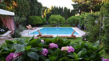 Seasonal outdoor pool