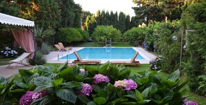 Piscine extérieure (ouverte en saison)