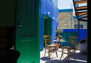 Economy-Doppelzimmer, 1 Queen-Bett, Nichtraucher | Terrasse/Patio