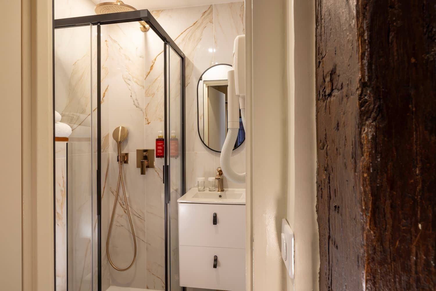 comfort twin room | bathroom | eco-friendly toiletries, hair dryer, towels, soap