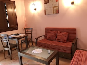 1 bedroom, minibar, in-room safe, desk
