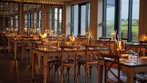 Restaurant - COMIS Hotel & Golf Resort (Mount Murray)