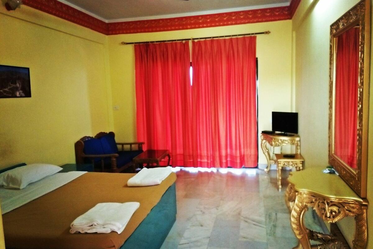 Individually decorated, desk, soundproofing, rollaway beds