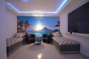 Twin Room (1R)