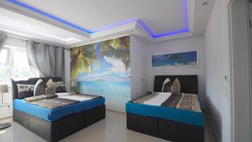 Phòng đôi tiện nghi đơn giản (4L) | Bộ đồ giường cao cấp, két bảo mật tại phòng, bàn, phòng cách âm