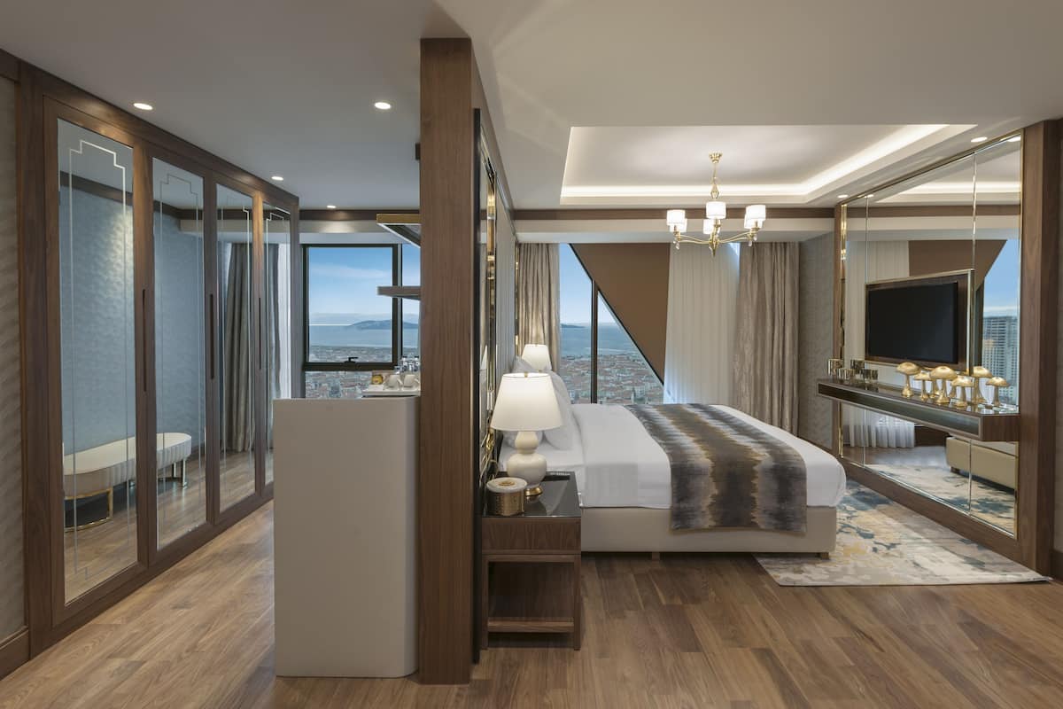 Presidential Suite with King Size Bed | View from room