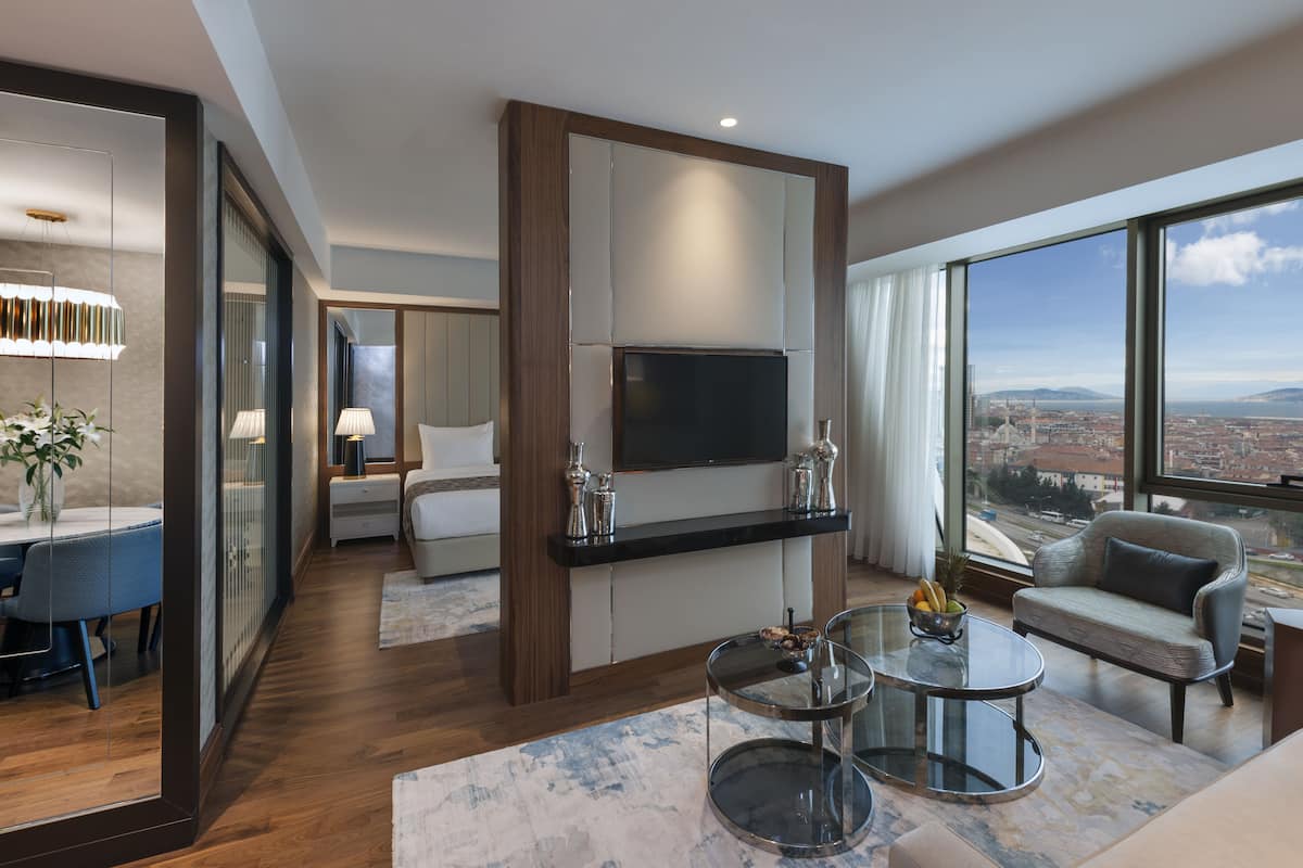 Suite with King Size Bed, Sea View | View from room