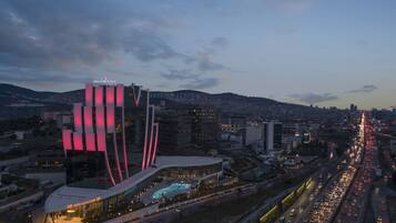 Piscina coperta, piscina all'aperto
