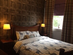 King Room | Iron/ironing board, free WiFi, bed sheets