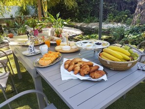 Outdoor dining - La Villa Des Sens (Lattes)