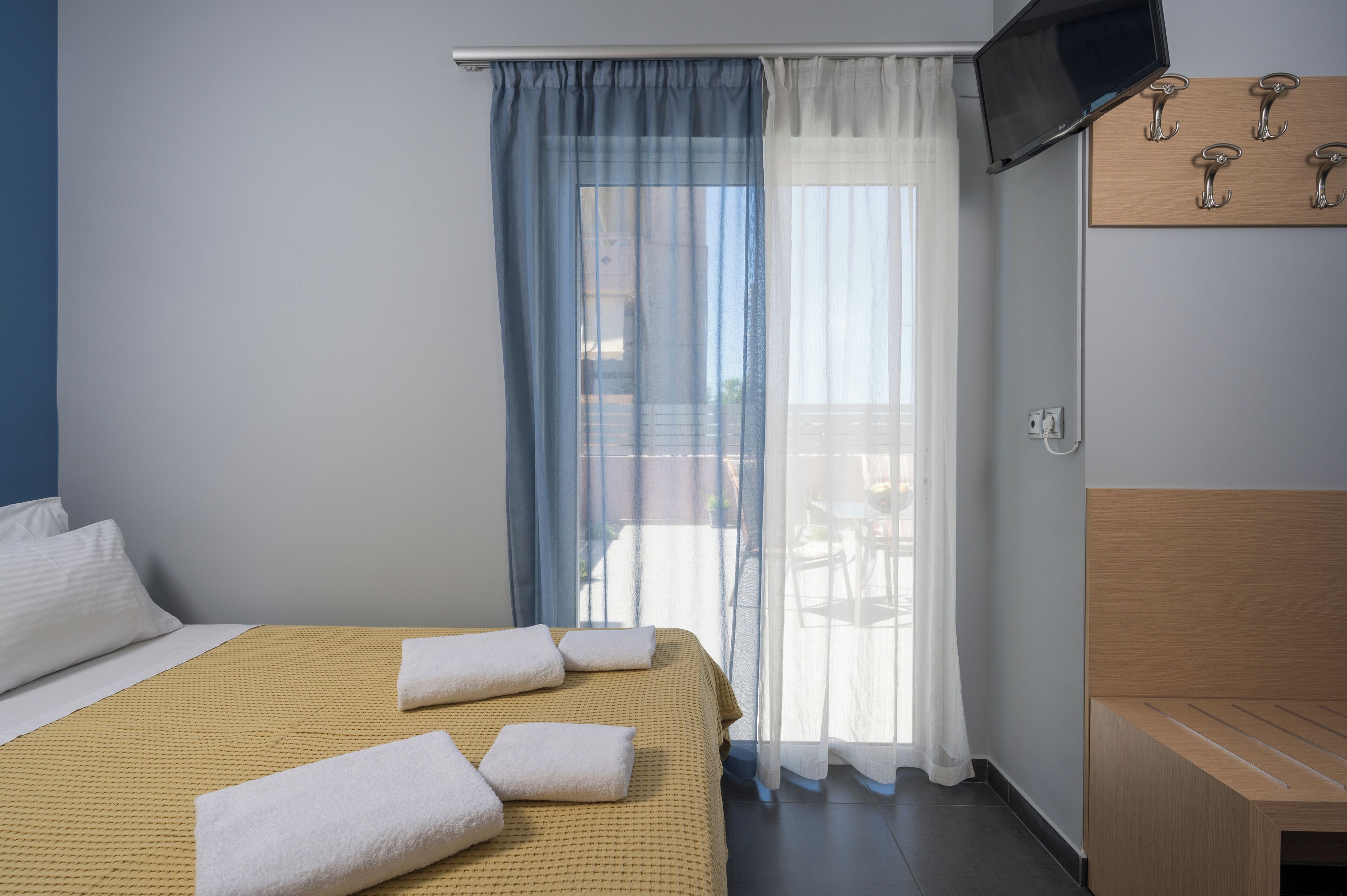 Deluxe appartement, 1 tweepersoonsbed, terras, uitzicht op bergen | Lakens van Egyptisch katoen, luxe beddengoed, geluiddichte muren