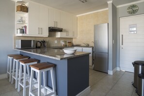 公寓, 2 間臥室 | 私人廚房 | 雪櫃、微波爐、焗爐、爐具